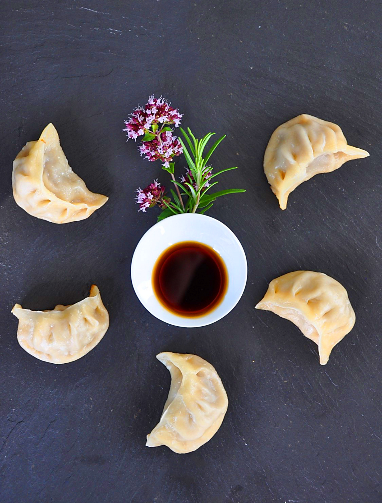 Momo with Beef 200g (6 Pieces for 1-2 Portions)